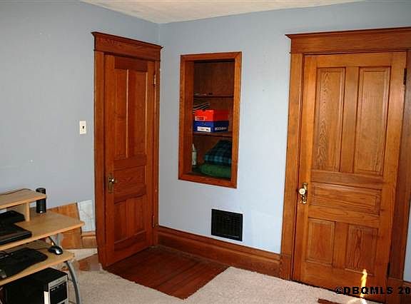 5th image of 530 Clarke Dr