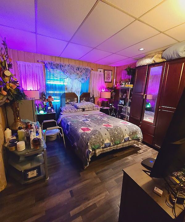 2nd image of 8617 Avenue