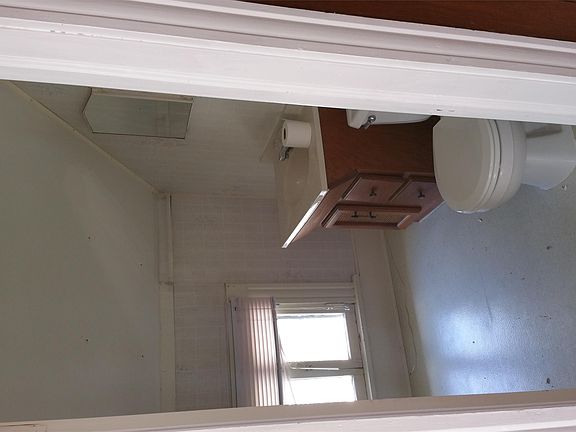 4th image of 510 E Graham St