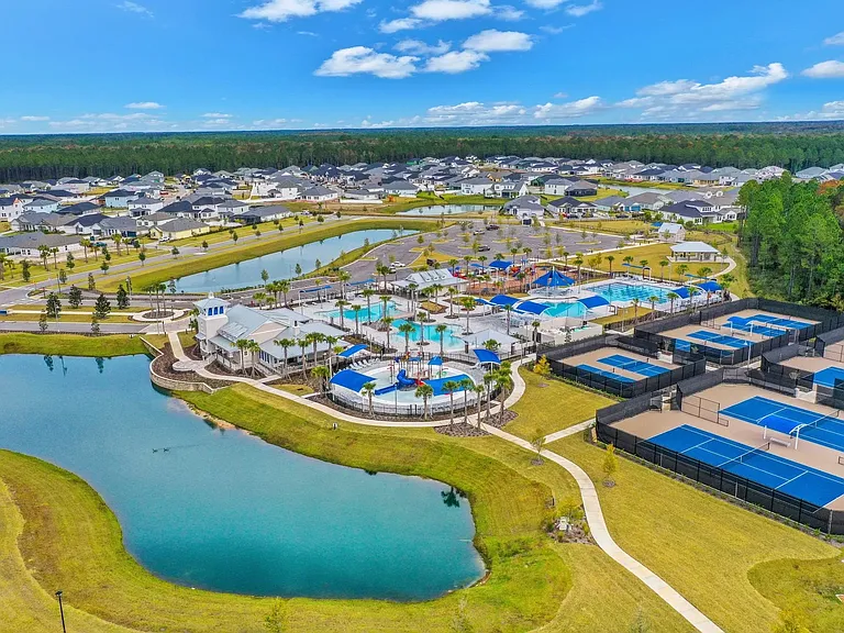 Brandon Lakes Dr — Photo 25