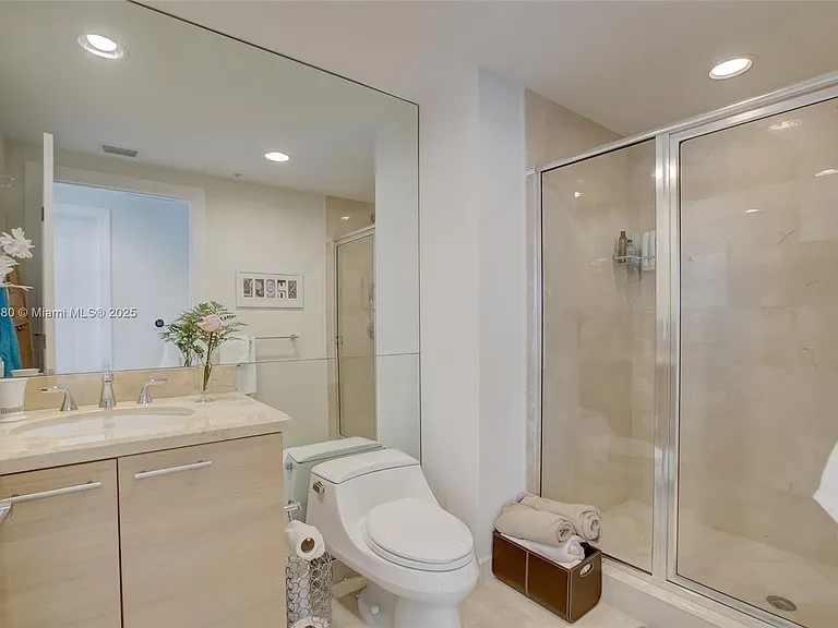 1 N Ocean Blvd #1011 — Photo 19