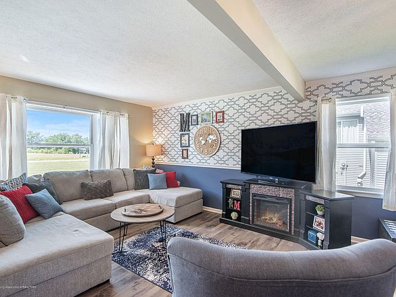 3rd image of 783 Saint Andrews Dr