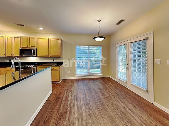 5th image of 8207 Abbottsgate Ln
