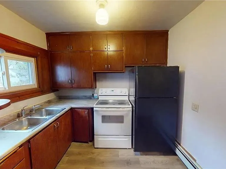 316 Court St — Photo 5