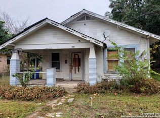 312 W Humphreys St, Seguin, TX 78155