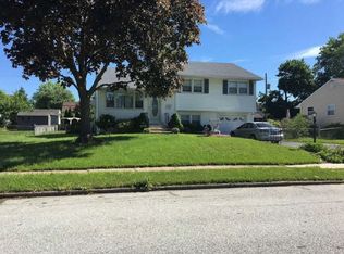 3539 Edgewater Ln, Brookhaven, PA 19015