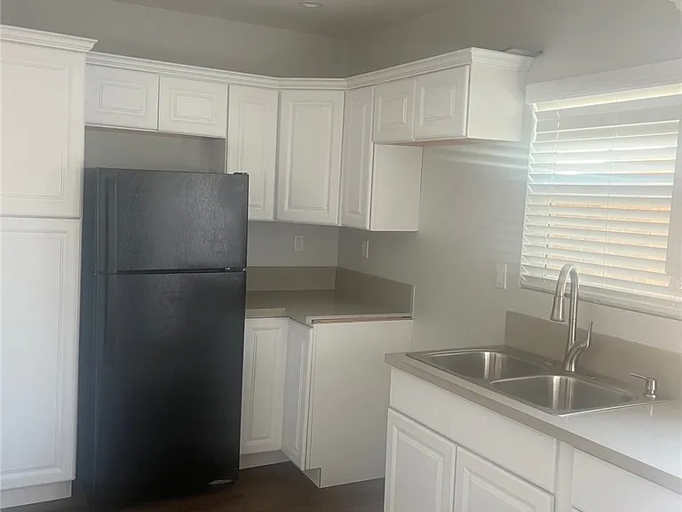 7239 Sterling Ave — Photo 3