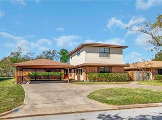 1302 Garden Ln, Bryan, TX 77802