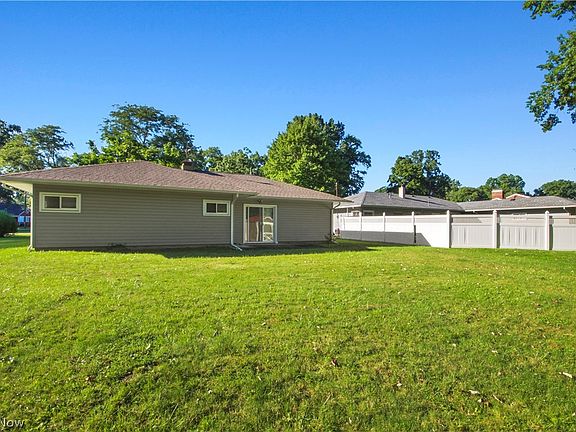 3rd image of 4171 Riverside Dr