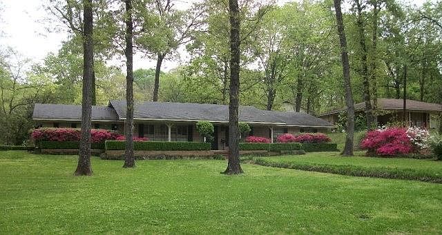1st image of 230 Glenwood Dr
