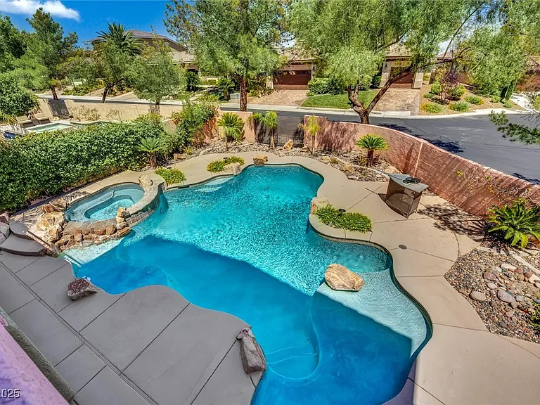 1004 Golden Age Ct — Photo 4