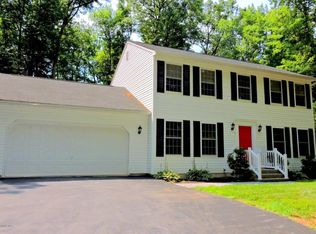 4156 Radiant Dr, Effort, PA 18330