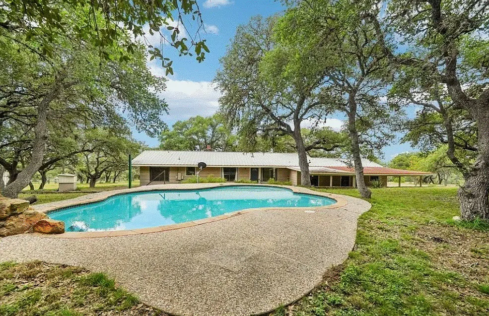 4 bed, 1983 sqft, $2,800 — Photo 3