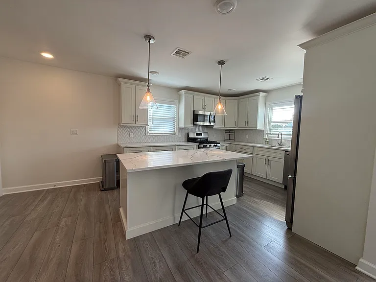 715 Humboldt St — Photo 2