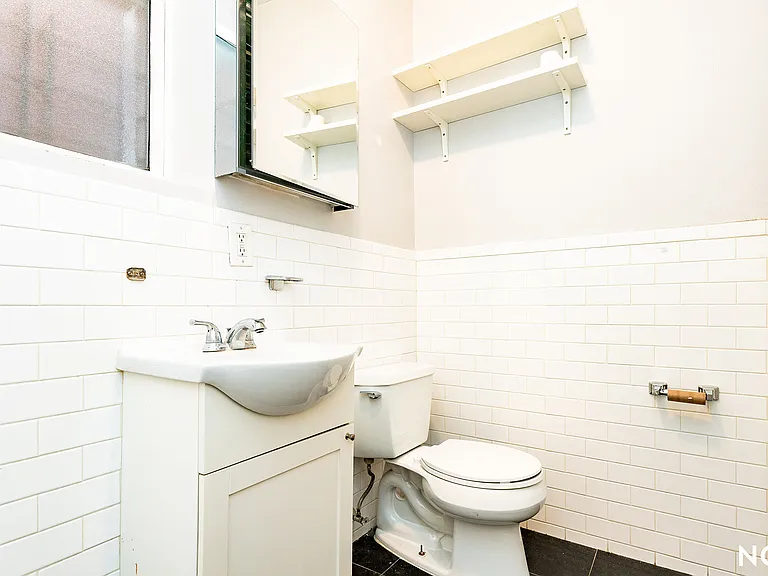 183 Jefferson St #1R — Photo 10
