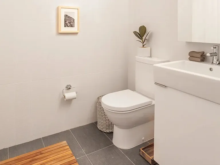 335 E 27th St #4C — Photo 9