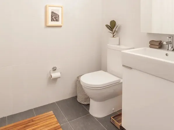 335 East 27th Street image 8 of 10