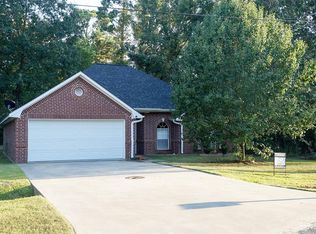 225 Bridgeview Dr, Onalaska, TX 77360