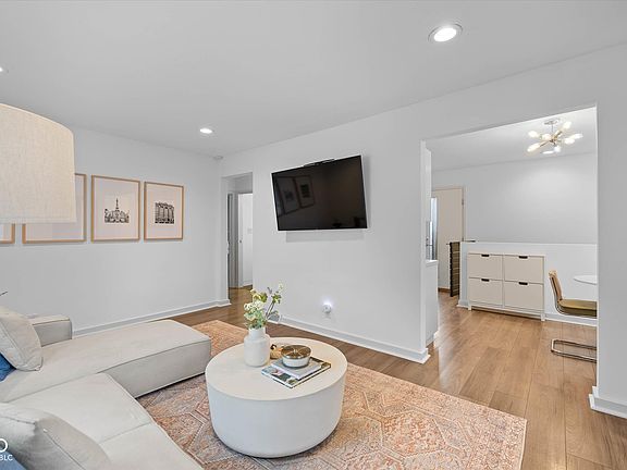 4th image of 6146 Evanston Ave