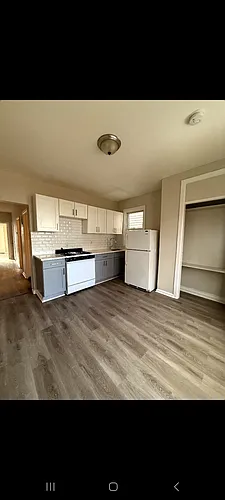 16 Willoughby St Photo 1