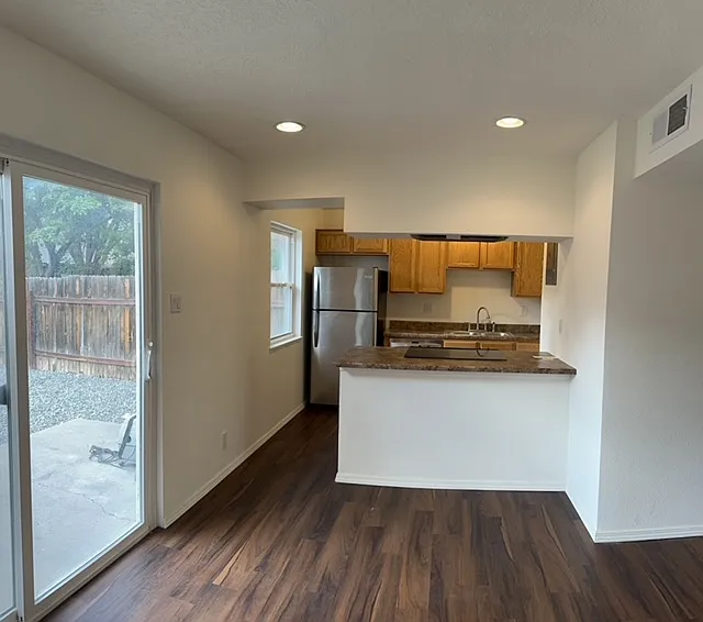 6017 Calle Nueve NW — Photo 7