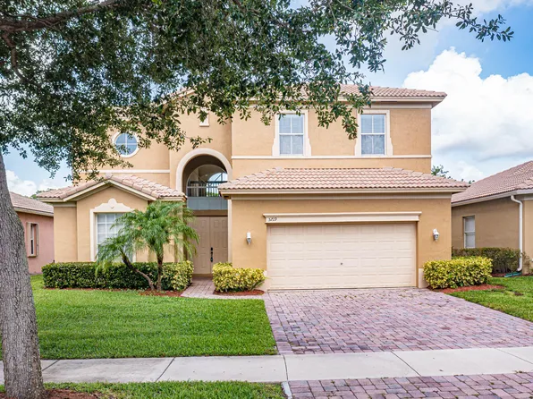 5719 Place Lake Dr, Fort Pierce, FL 34951