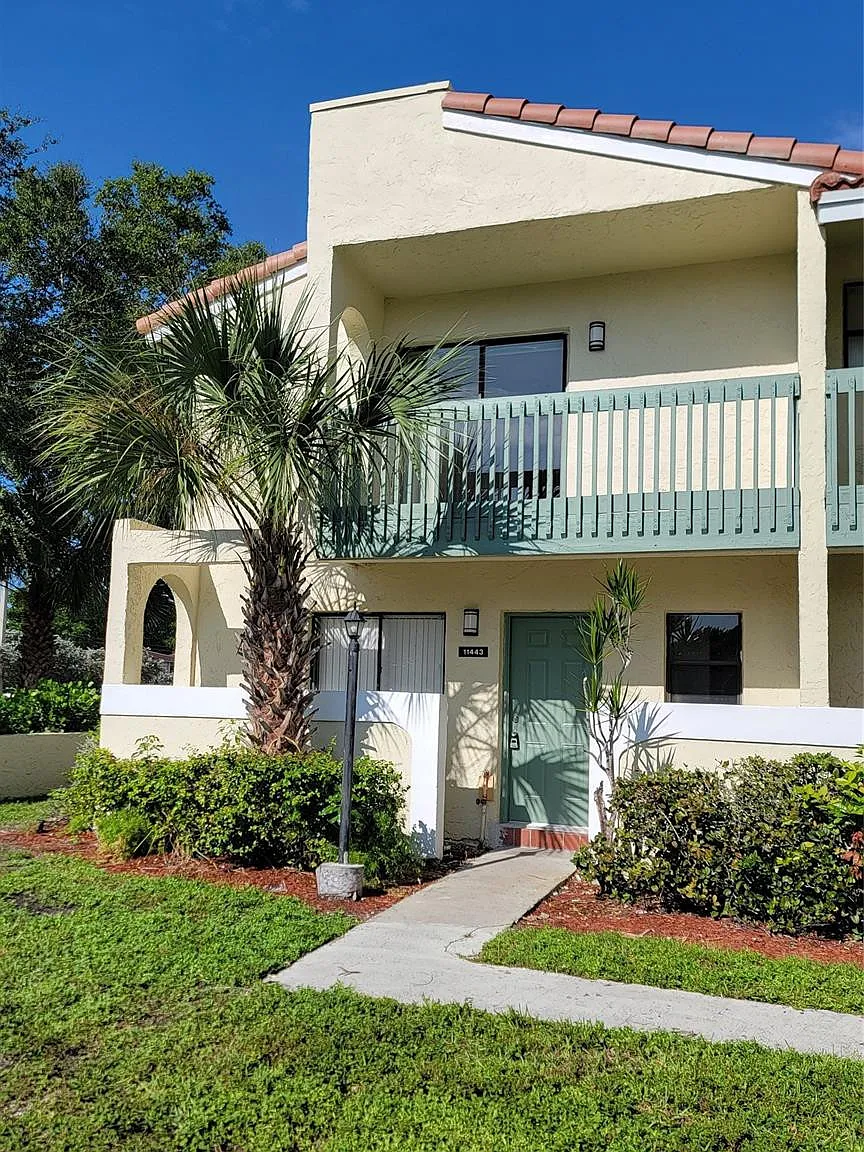3 bed, 2.5 bath, 1630 sqft, $2,600 — Photo 1