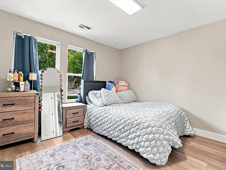 126 W Hector St — Photo 8