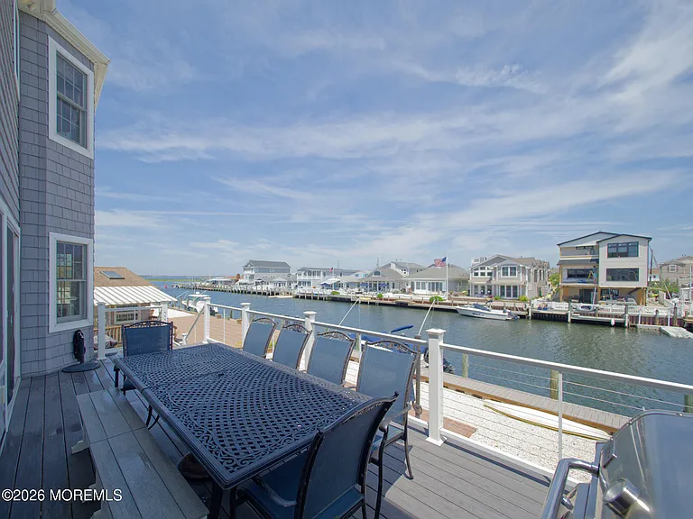 231 Bryn Mawr Ave — Photo 46