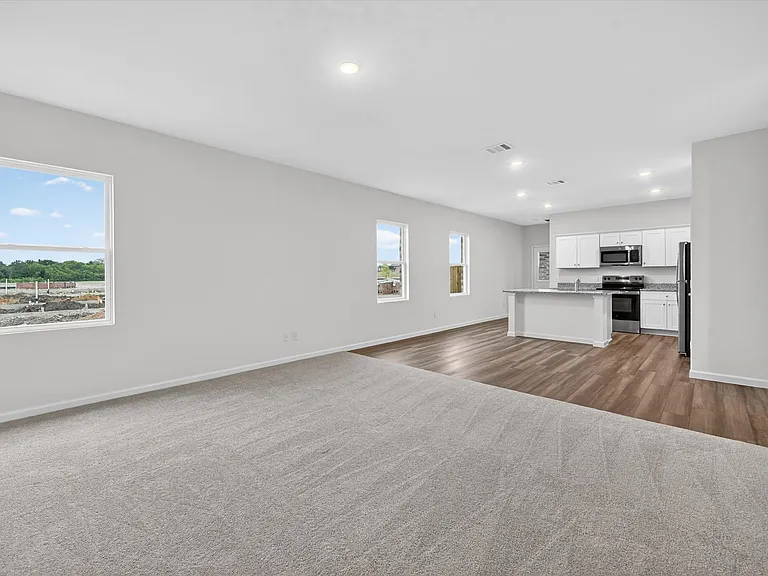 2128 Meadow Park Dr — Photo 6