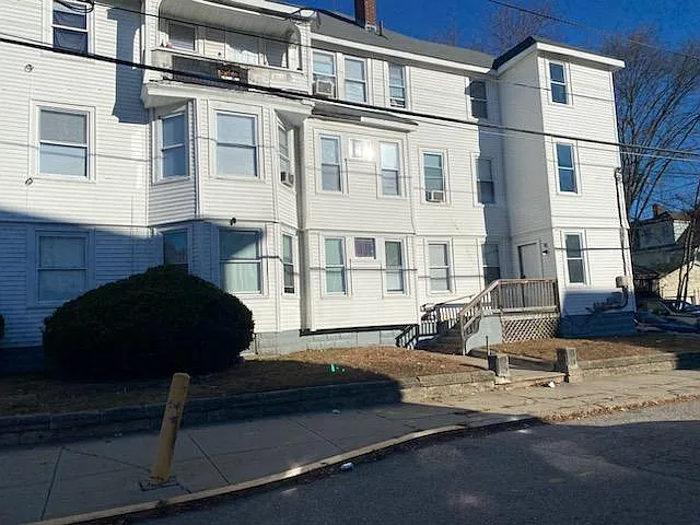 Building Photo 3