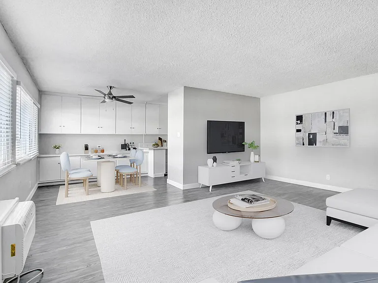 Ethel Avenue Apartments — Photo 16