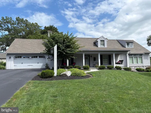 957 Mondale Rd, Bird In Hand, PA 17505