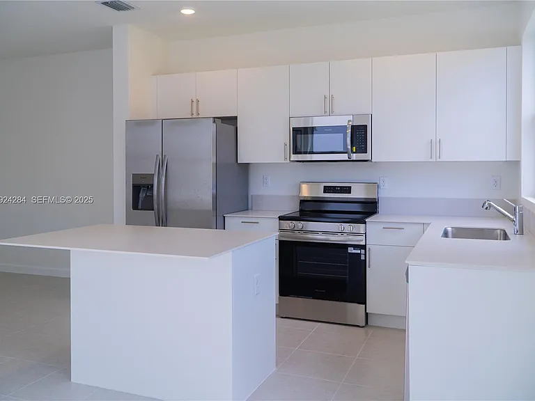 27651 SW 155th Ave — Photo 2