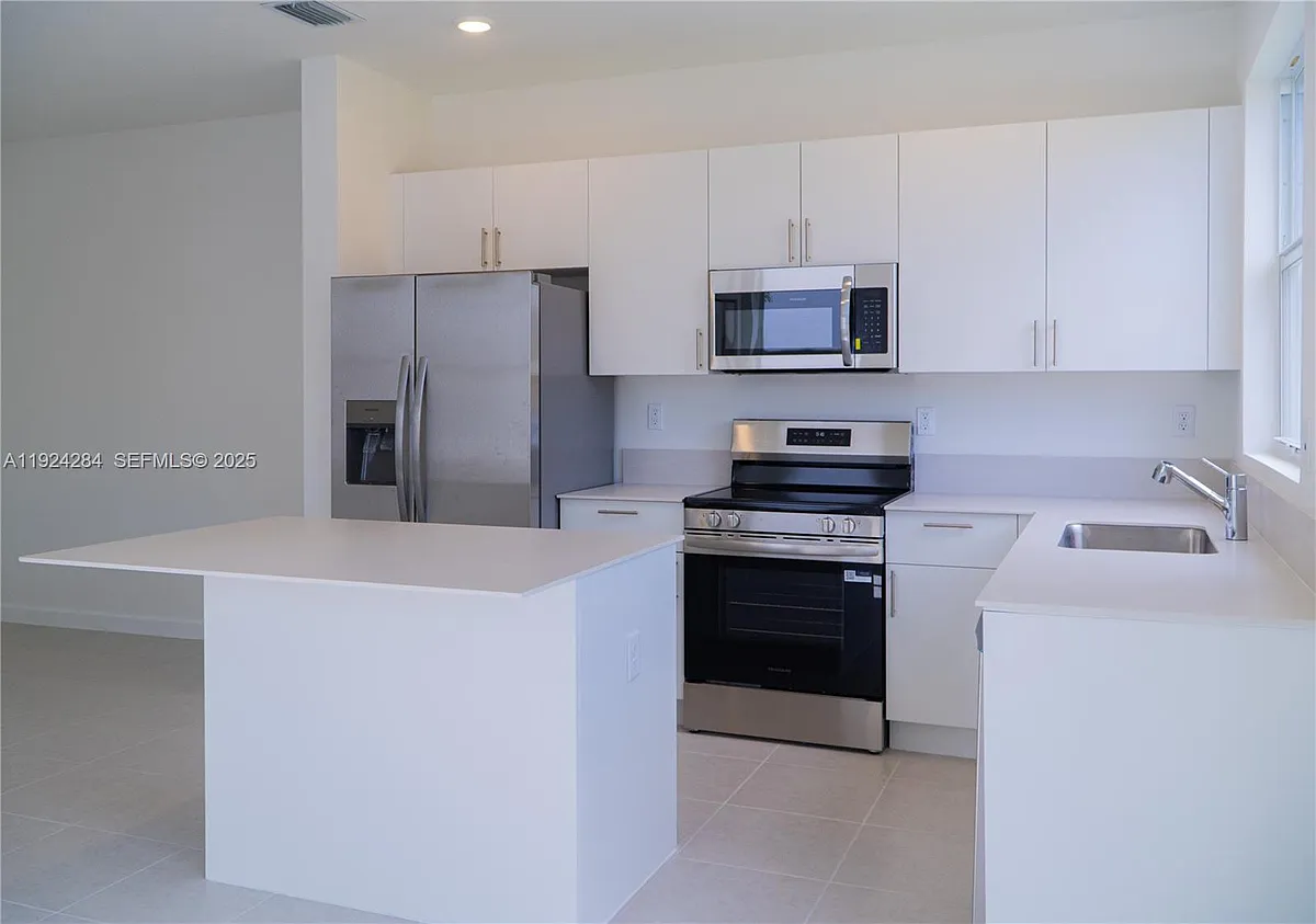 Building Photo - 27651 SW 155th Ave