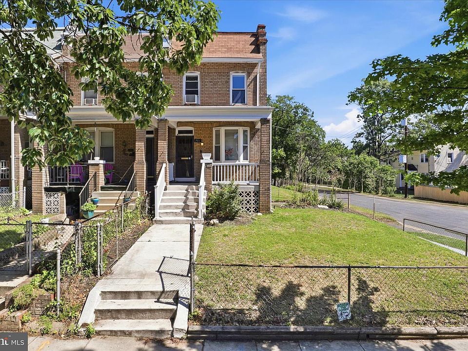1st image of 701 Longfellow St NW
