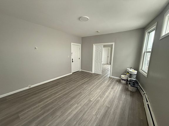 3rd image of 11 Baldwin Ave Floor 2
