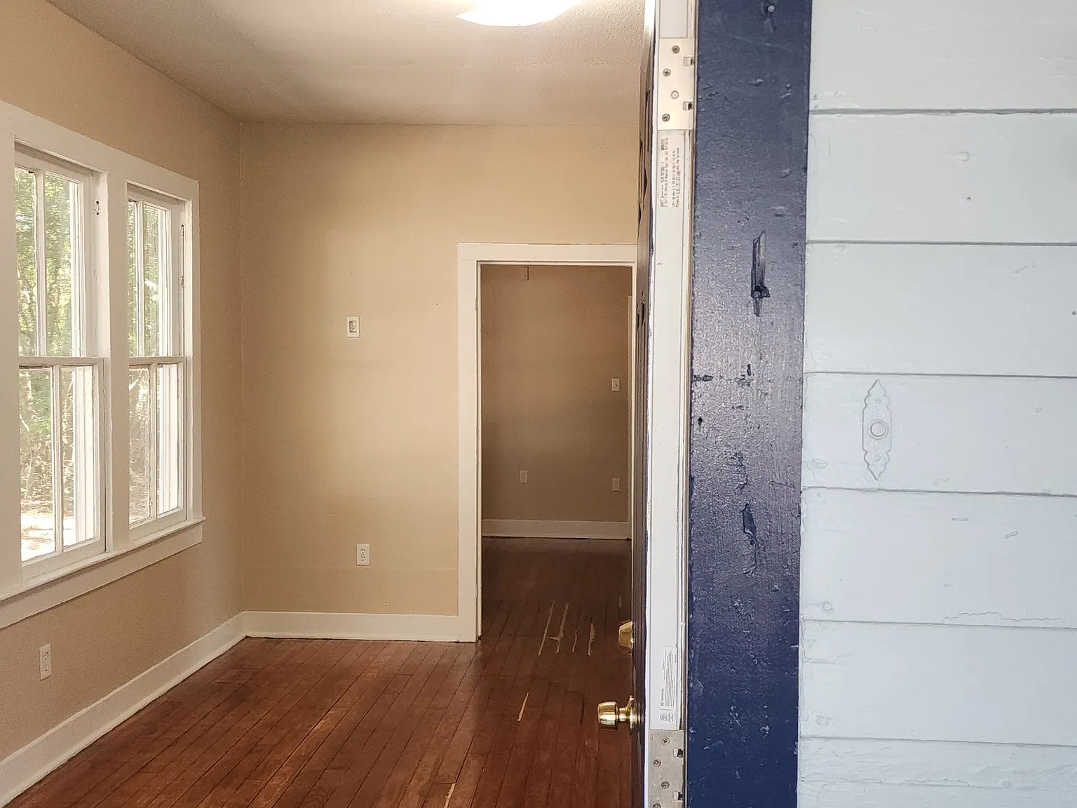2 bed, 1087 sqft, $1,350 — Photo 1