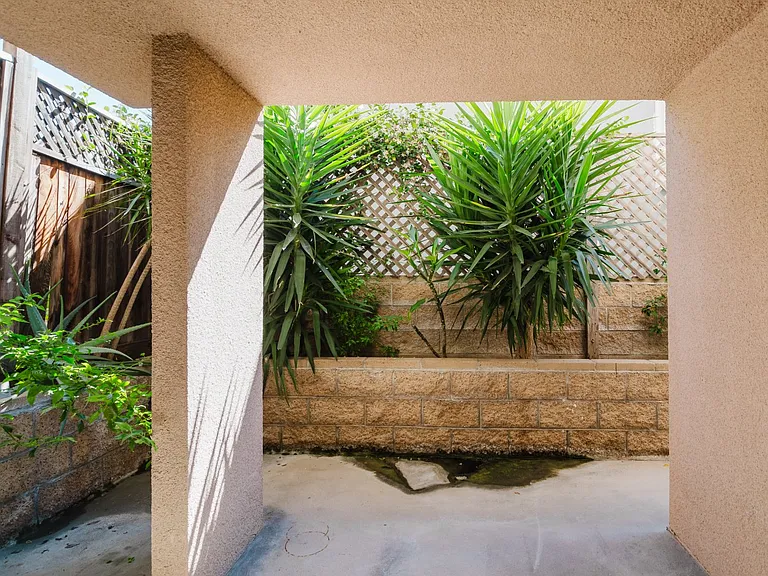 435 E Valencia Ave #105 — Photo 31