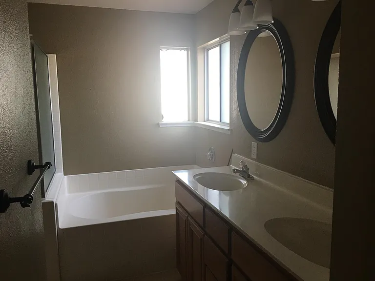 4150 Victrola Dr — Photo 8