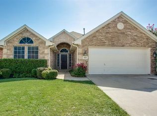 925 Churchhill Dr, Saginaw, TX 76131