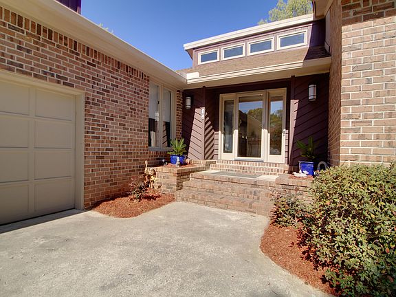 3rd image of 18 Lavington Rd