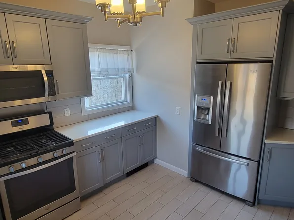 664 Brock Ave #1, New Bedford, MA 02744