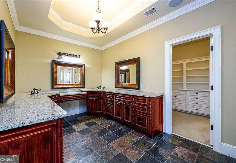 2770 Shumard Oak Dr — Photo 27