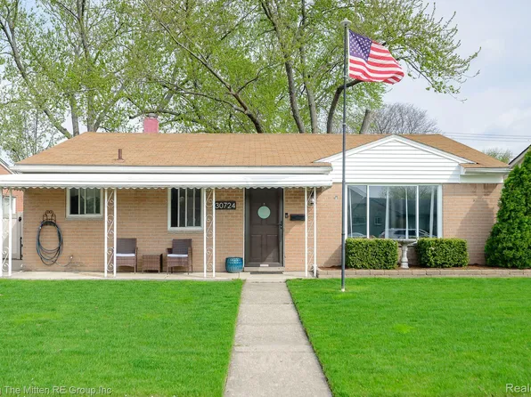 30724 Gladys Ave, Westland, MI 48185