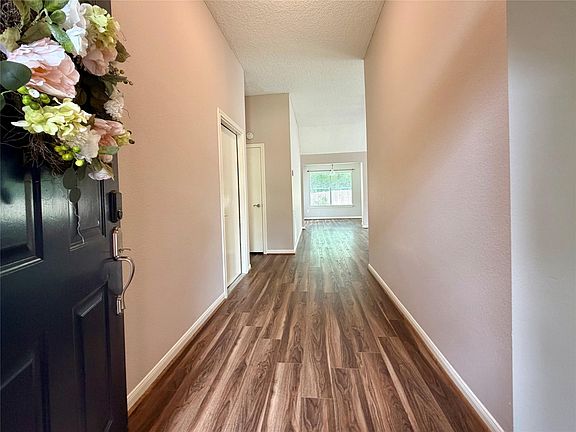 3rd image of 4006 Hunnington Dr
