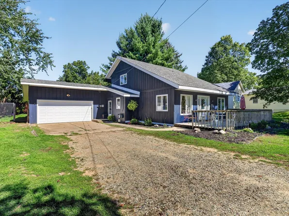 283 Pine St NE, Cedar Springs, MI 49319