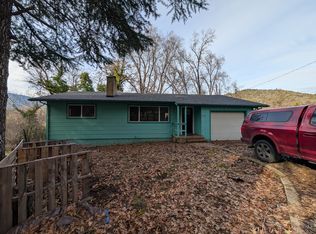 1153 Wards Creek Rd, Rogue River, OR 97537