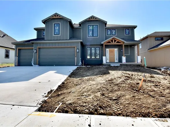 8007 NE 77th St, Kansas City, MO 64158