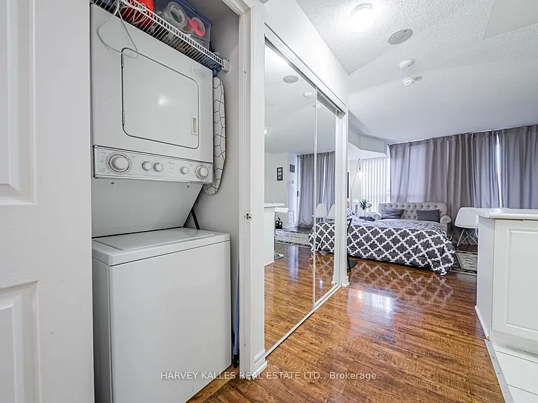 43 Eglinton Ave E #1101 — Photo 10